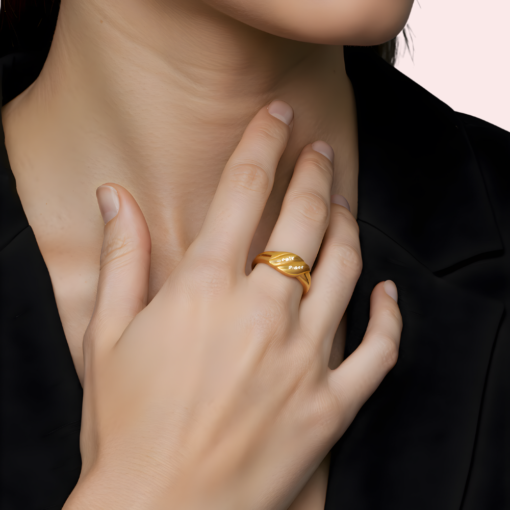 KpAPEz8QtaPL1yl1xntulObCaRvJyIcaV9UE7NgD.png Classic Leaf Design Gold Polish Everyday Ring - Image 1