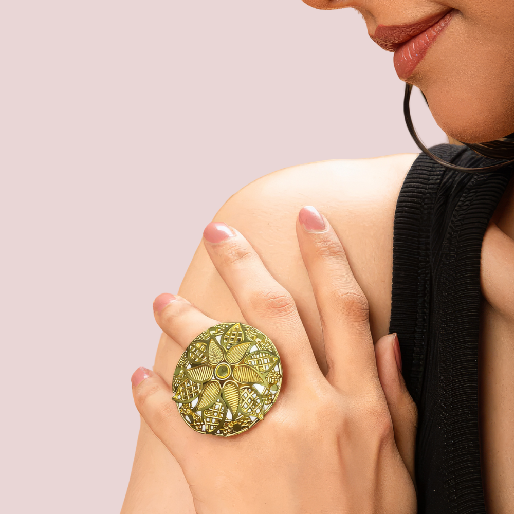 fdpdLZhY4BiKJHRF2n4xaoA2npHrJmx6b9kD42F0.png Vintage Floral Gold-Plated Statement Ring - Image 1
